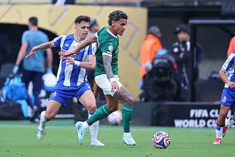 على الأهلي وضع خطة لإيقافه.. ريتشارد رويس من لاعب صالات لقائد وسط بالميراس